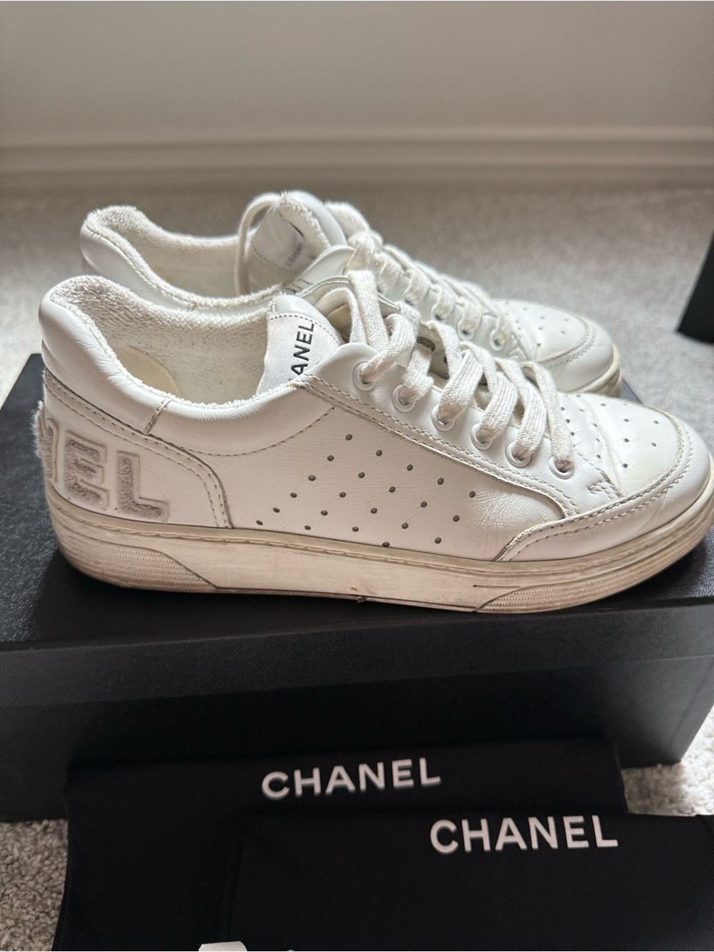 CHANEL White Leather Lace-Up Low Top Logo Sneakers EU 38.5 US 8.5 - Picture 3 of 10
